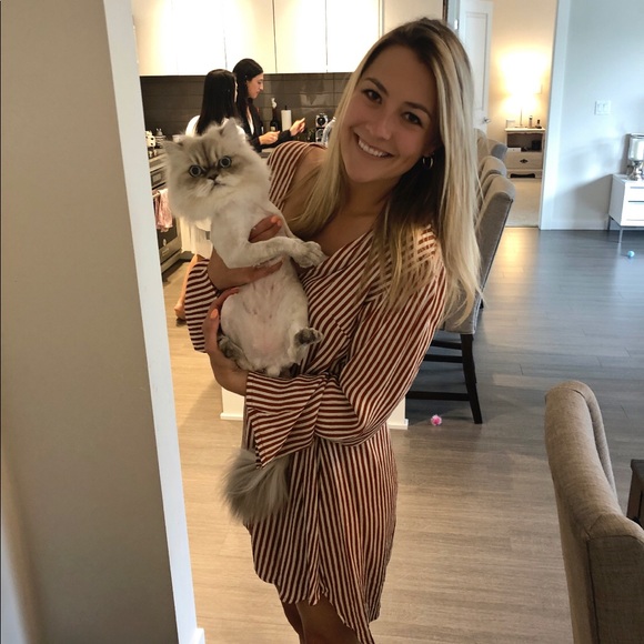 Meet your Posher, Leah - Picture 1 of 1